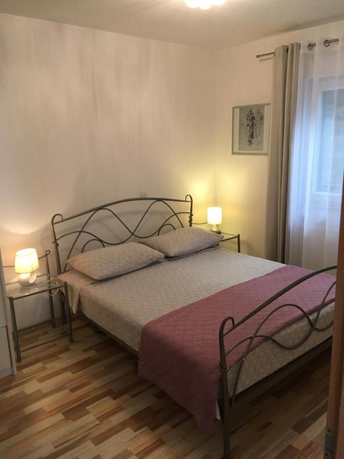 Apartments Salona Трогир Экстерьер фото