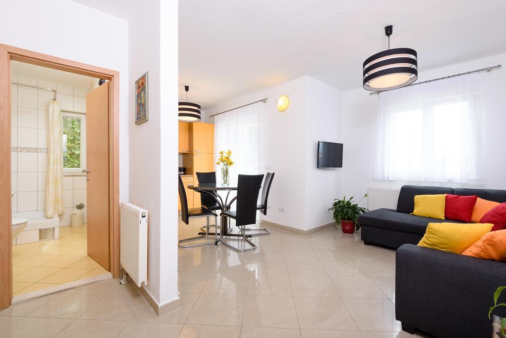 Apartments Salona Трогир Экстерьер фото