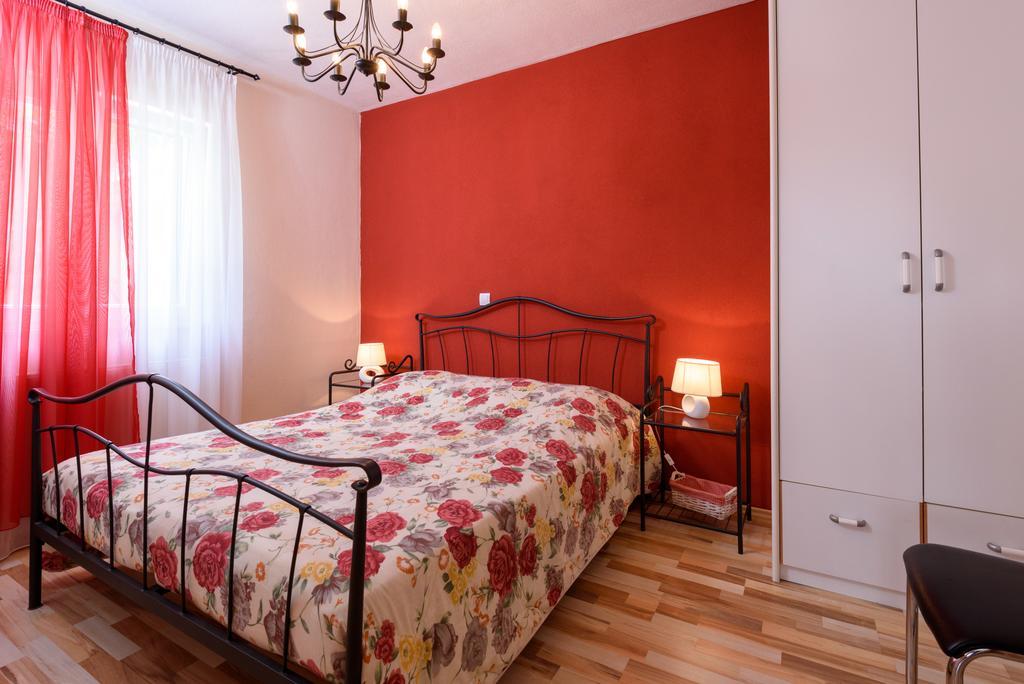 Apartments Salona Трогир Экстерьер фото