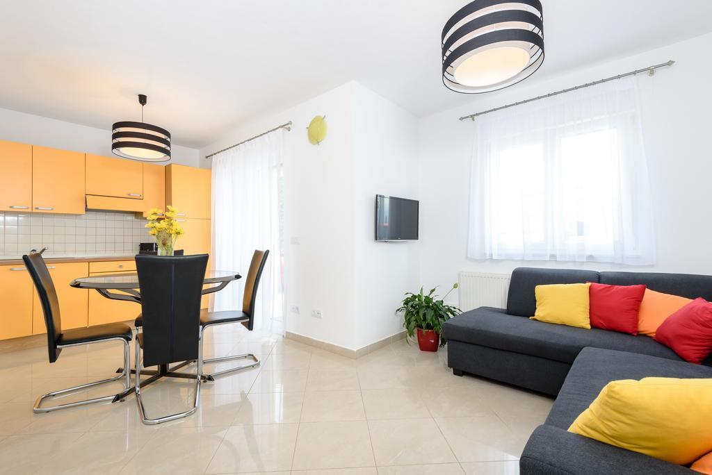 Apartments Salona Трогир Экстерьер фото