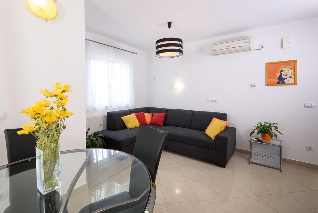 Apartments Salona Трогир Экстерьер фото